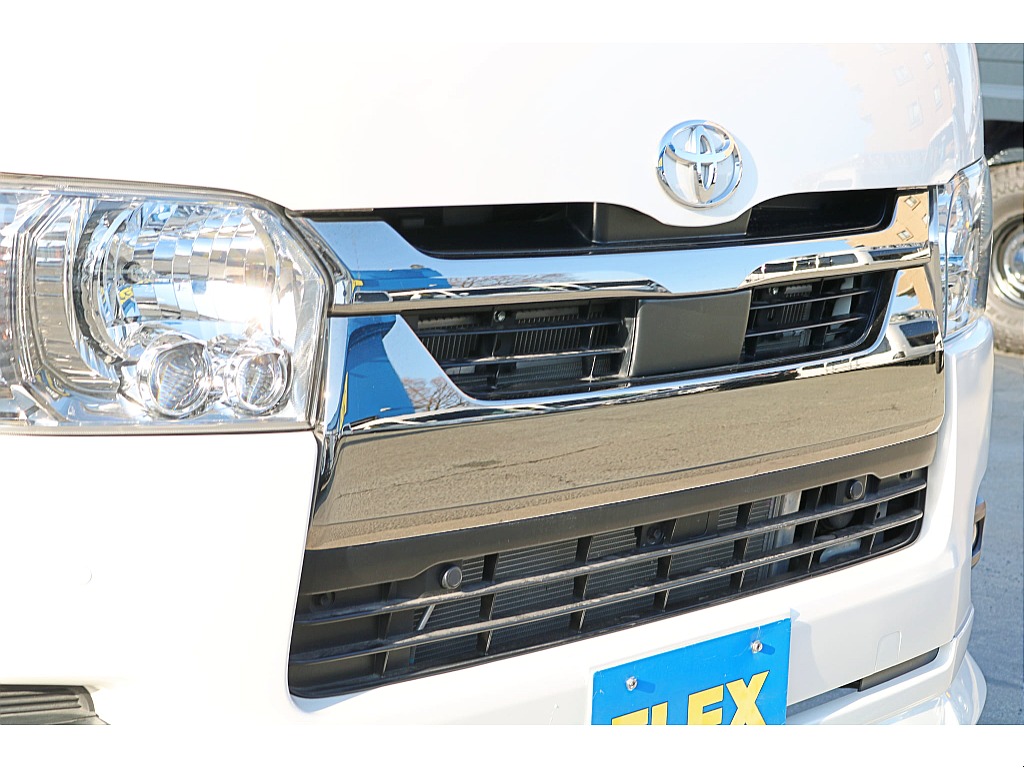 R６年式　ハイエースバン　ダークプライムⅡ　ディーゼル4WD　シンプルカスタム