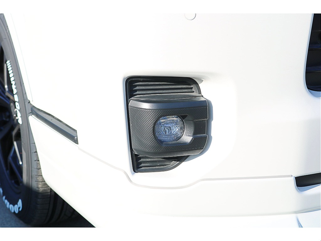 R６年式　ハイエースバン　ダークプライムⅡ　ディーゼル4WD　シンプルカスタム