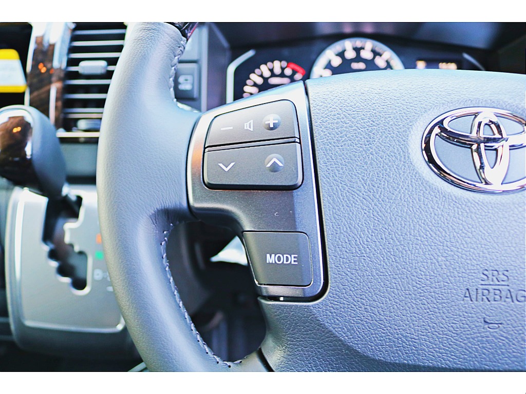 R7年式　ハイエースバン　ダークプライムⅡ　ガソリン　シンプルカスタムパッケージ♪