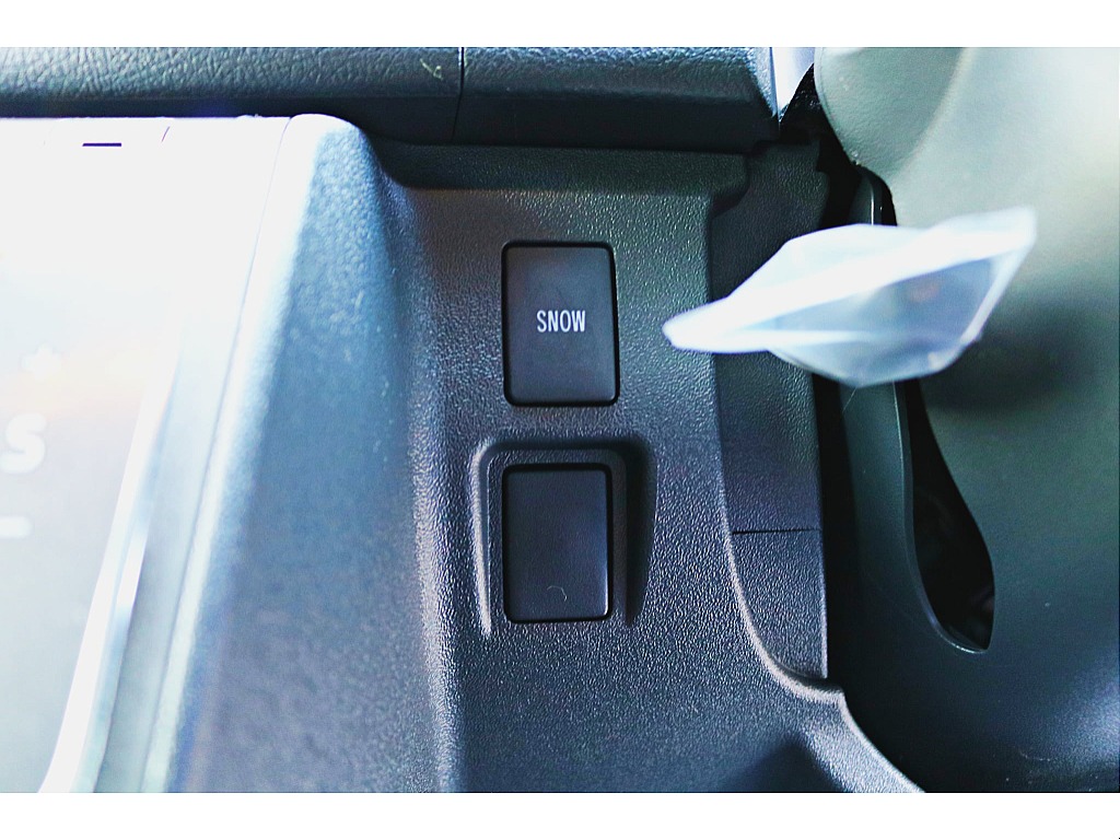 R7年式　ハイエースバン　ダークプライムⅡ　ガソリン　シンプルカスタムパッケージ♪