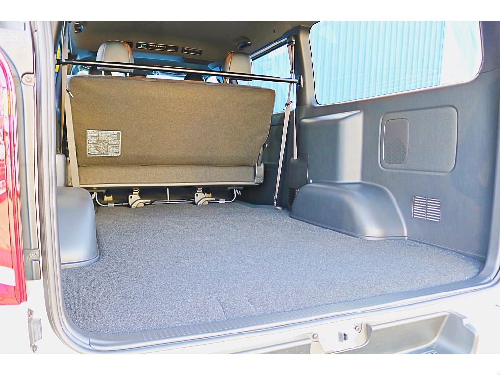 R7年式　ハイエースバン　ダークプライムⅡ　ガソリン　シンプルカスタムパッケージ♪