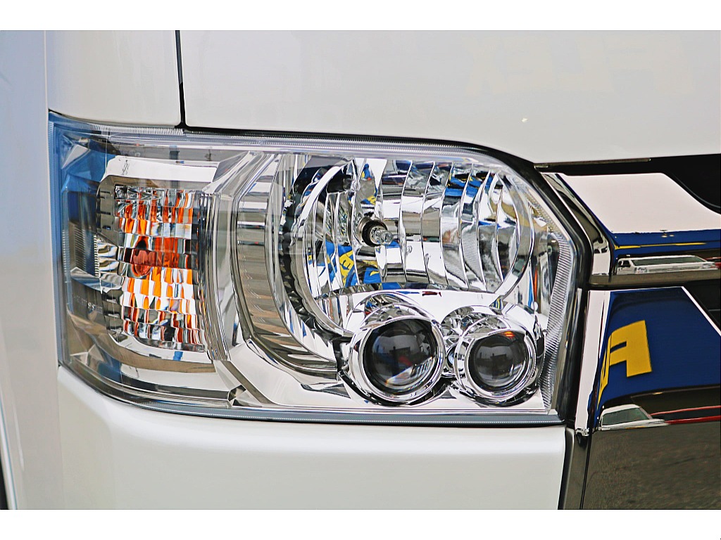 R7年式　ハイエースバン　ダークプライムⅡ　ガソリン　シンプルカスタムパッケージ♪