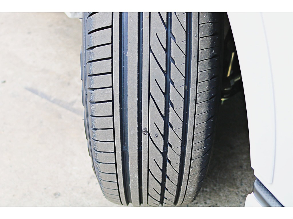 R7年式　ハイエースバン　ダークプライムⅡ　ガソリン　シンプルカスタムパッケージ♪