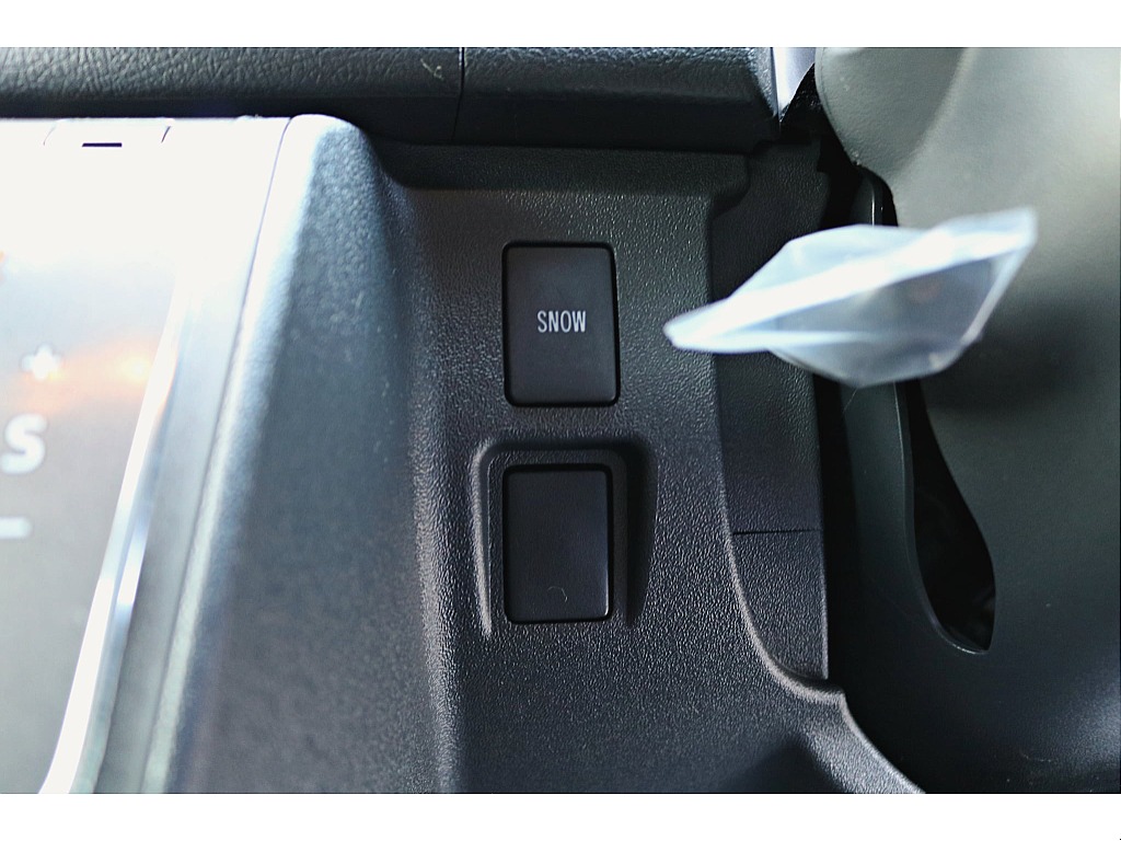 R7年式　ハイエースバン　ダークプライムⅡ　ガソリン2WD　シンプルカスタム♪