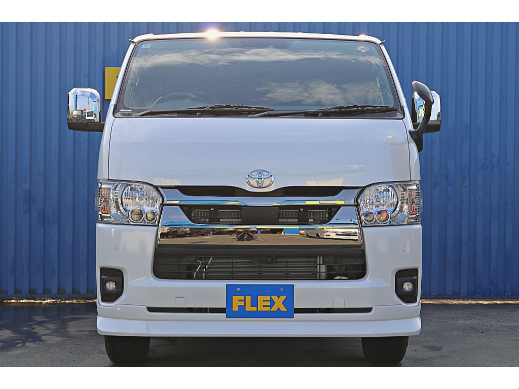 R7年式　ハイエースバン　ダークプライムⅡ　ガソリン2WD　シンプルカスタム♪