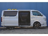R7年式　ハイエースバン　ダークプライムⅡ　ガソリン2WD　シンプルカスタム♪