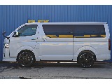 R7年式　ハイエースバン　ダークプライムⅡ　ガソリン2WD　シンプルカスタム♪
