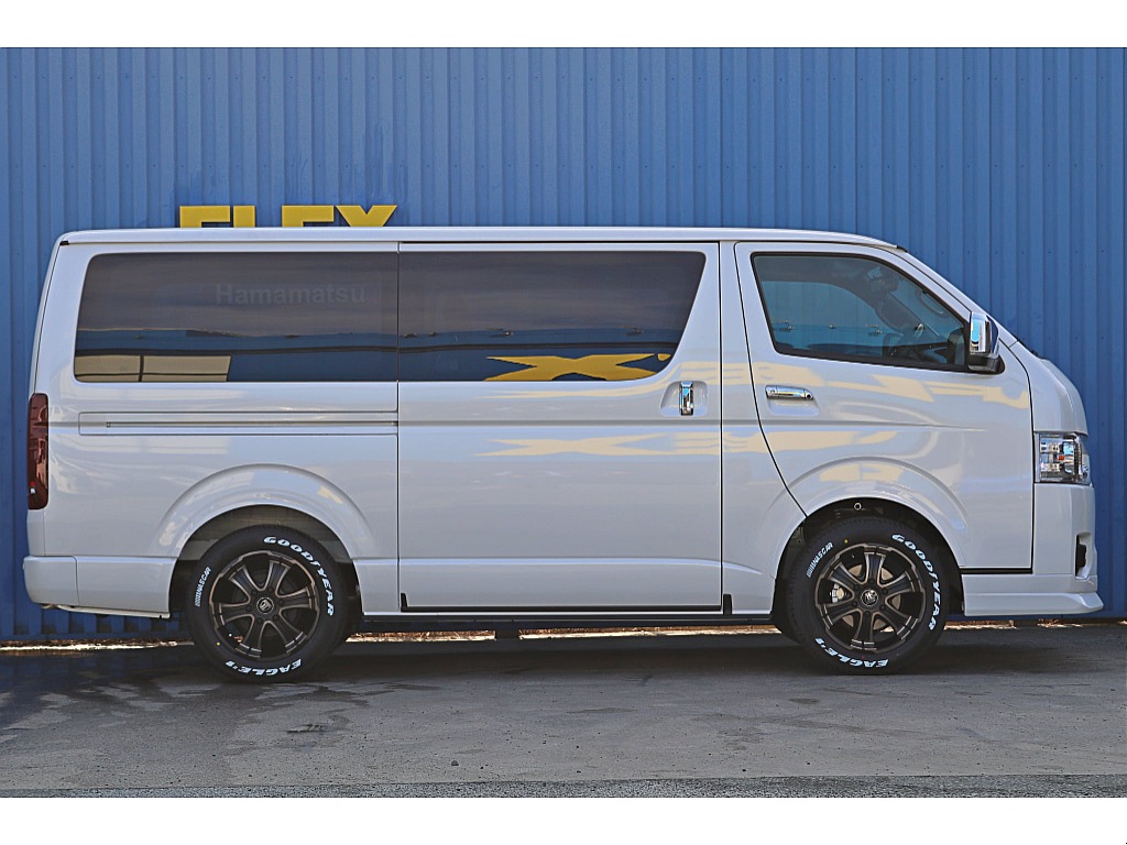 R7年式　ハイエースバン　ダークプライムⅡ　ガソリン2WD　シンプルカスタム♪