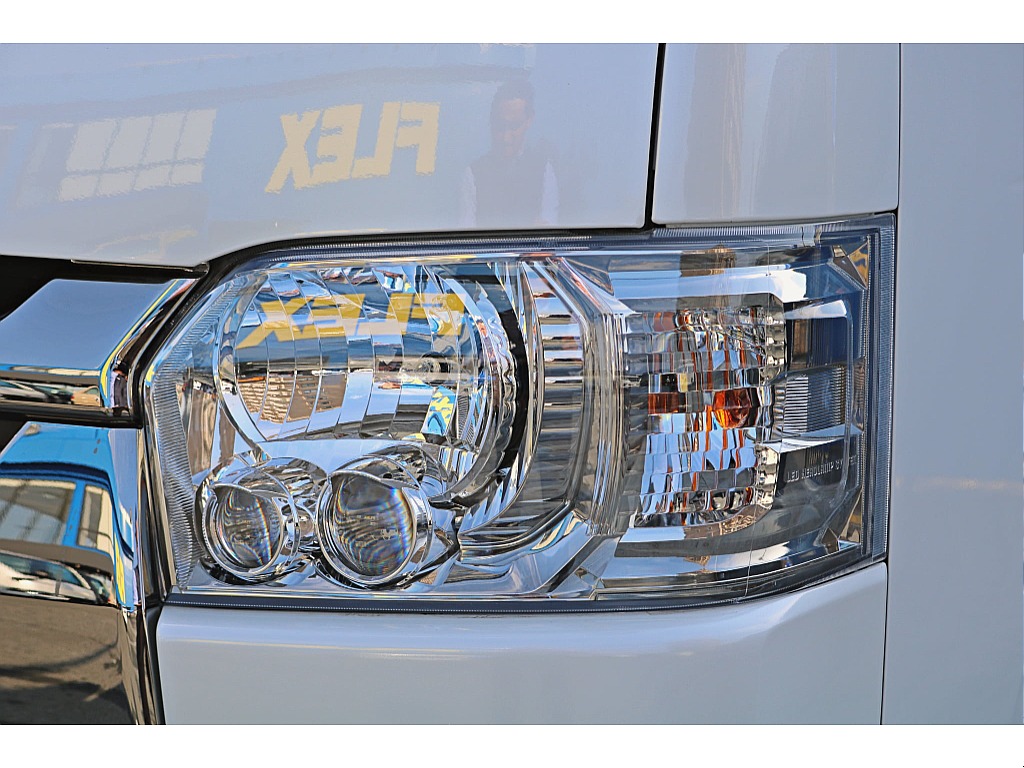 R7年式　ハイエースバン　ダークプライムⅡ　ガソリン2WD　シンプルカスタム♪