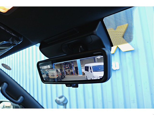 R7年式　ハイエースバン　ダークプライムⅡ　ガソリン2WD　シンプルカスタム♪