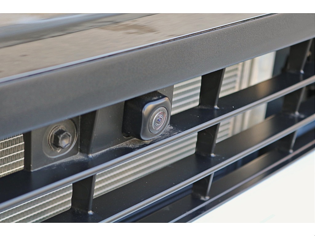 R7年式　ハイエースバン　ダークプライムⅡ　ガソリン2WD　シンプルカスタム♪