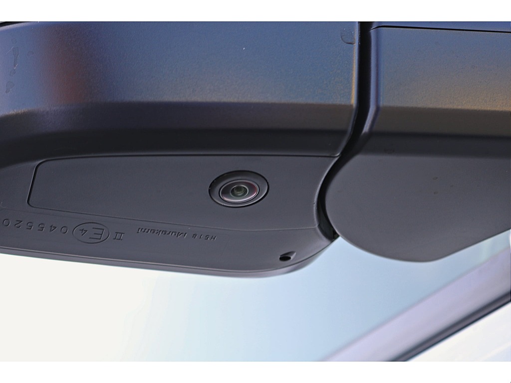 R7年式　ハイエースバン　ダークプライムⅡ　ガソリン2WD　シンプルカスタム♪