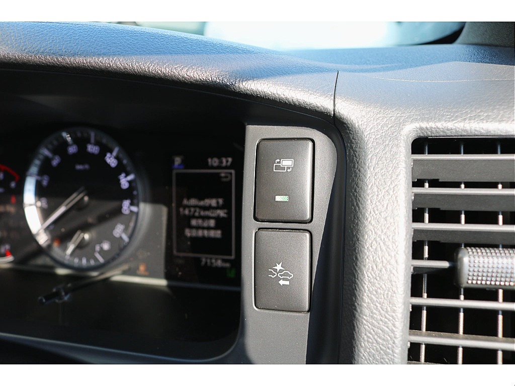 便利な装備や先進安全機能を搭載♪