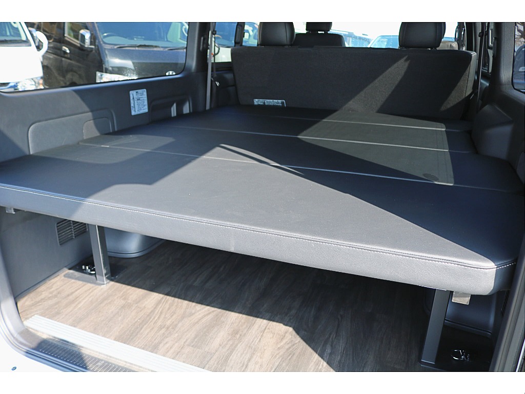 ＦＬＥＸ　ベッドキットＴＹＰＥ２　高さ調整可能♪後部座席の足元から荷室にかけて重歩行用フロアも施工済♪