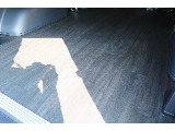 後部座席の足元から荷室にかけて重歩行用フロアも施工済♪