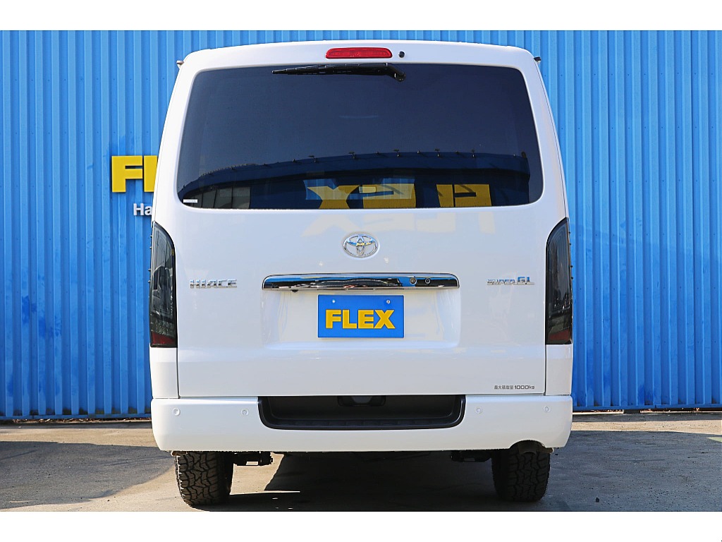 R5年式ハイエースバン　ディーゼル4WD　ダークプライムⅡ　FLEXオフロードカスタム＆フローリング施工♪