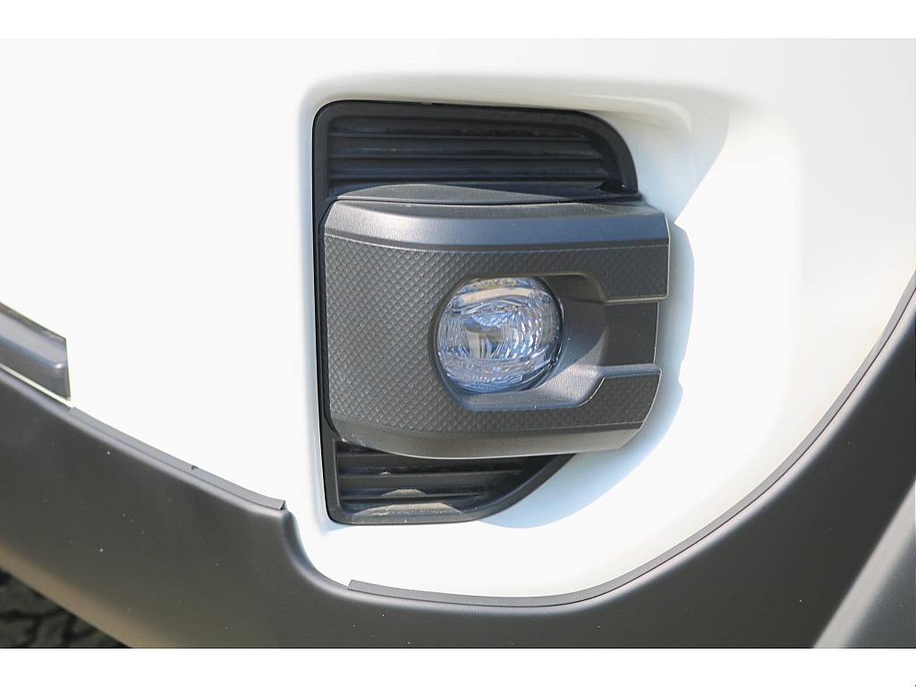 現行型のハイエースはフォグランプもＬＥＤ仕様♪