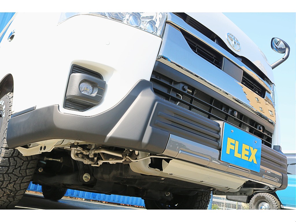 FLEX　T-Forceフロントスポイラー　レクサス純正色マンガンラスターが配色されたディフューザーでオフロード感を演出♪