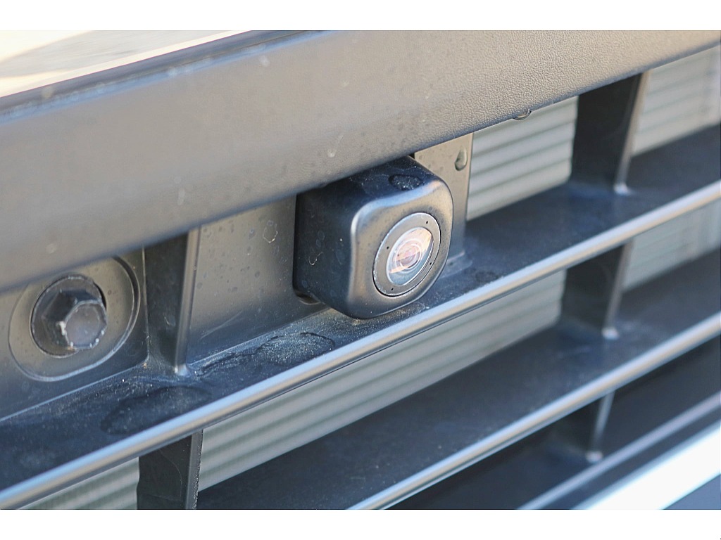 パノラミックビューモニター装備　運転席からの目視だけでは見にくい車両周辺の状況をリアルタイムで表示♪