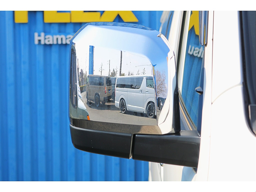 R5年式ハイエースバン　ディーゼル4WD　ダークプライムⅡ　FLEXオフロードカスタム＆フローリング施工♪