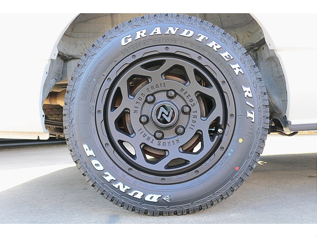 FLEXネクサストレイルNT1ホイール　×　DUNLOPグラントレックホワイトレタータイヤ♪