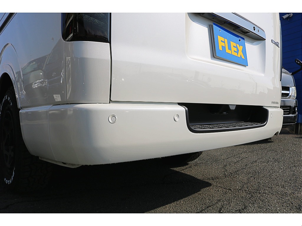 R5年式ハイエースバン　ディーゼル4WD　ダークプライムⅡ　FLEXオフロードカスタム＆フローリング施工♪