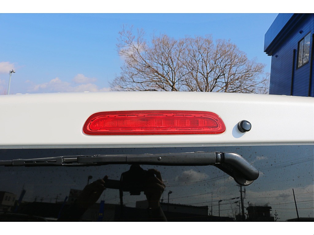 R5年式ハイエースバン　ディーゼル4WD　ダークプライムⅡ　FLEXオフロードカスタム＆フローリング施工♪