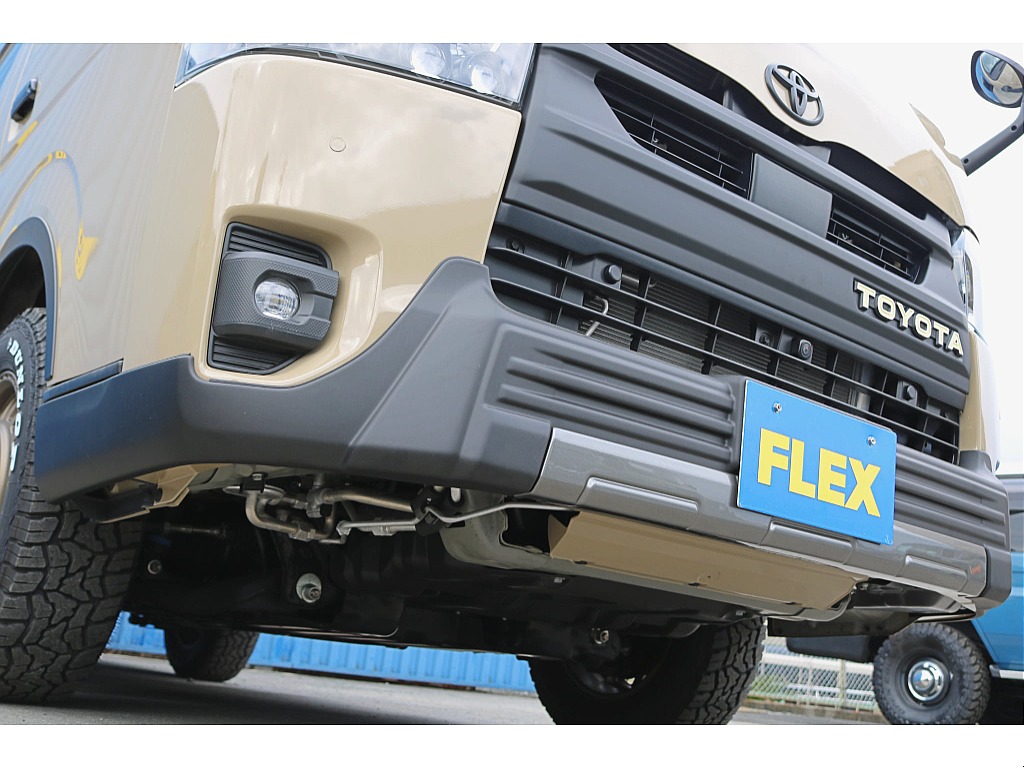 FLEX　T-Forceフロントスポイラー　レクサス純正色マンガンラスターが配色されたディフューザーでオフロード感を演出♪