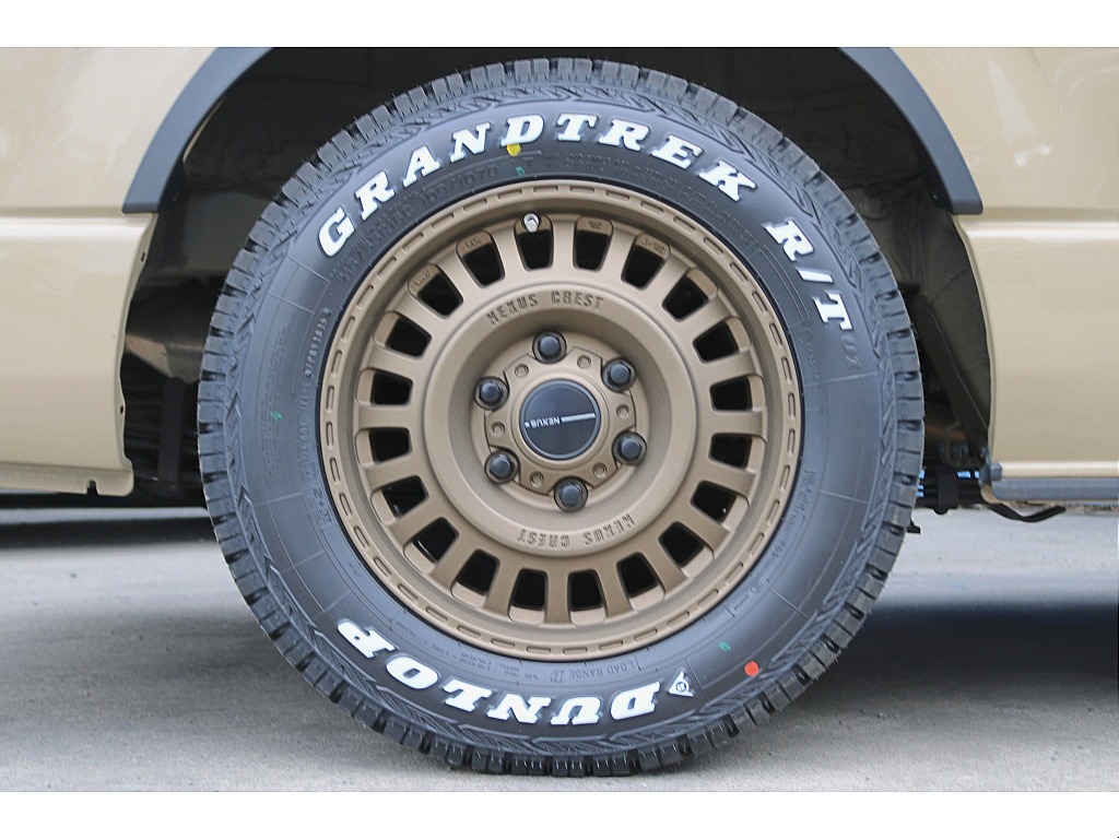 ネクサスクレストNC1ホイール　×　DUNLOPグラントレックホワイトレタータイヤ♪