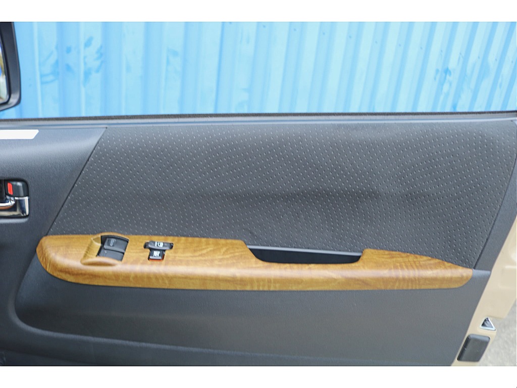 ＦＬＥＸ　黄木目インテリア３点セット　ナビパネル　シフトノブ　ステアリング　車内を明るく彩ります♪