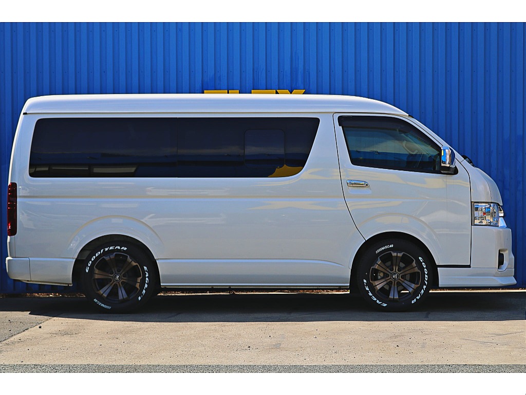 令和3年式　ハイエースワゴン　ローダウンカスタム＆大型ナビ搭載♪