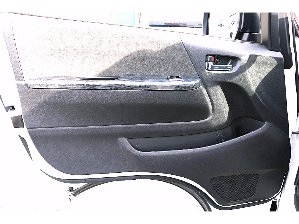 R5年式　ハイエースワゴンGL　内装架装【VER2】＆オリジナルカスタム♪