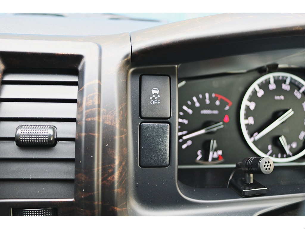 便利な装備や先進安全機能を搭載♪