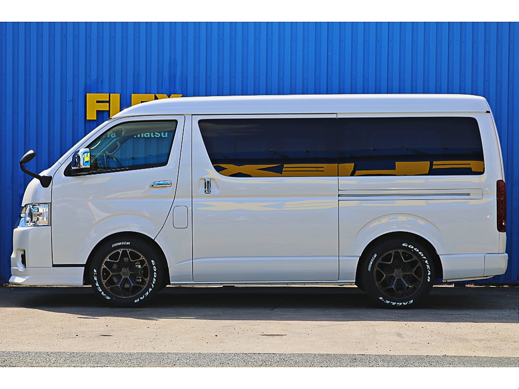 令和5年式ハイエースワゴン　ローダウンカスタム＆大型ナビ搭載♪