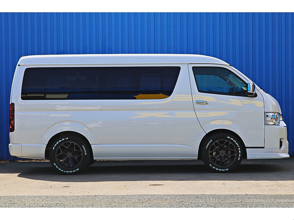 令和5年式ハイエースワゴン　ローダウンカスタム＆大型ナビ搭載♪