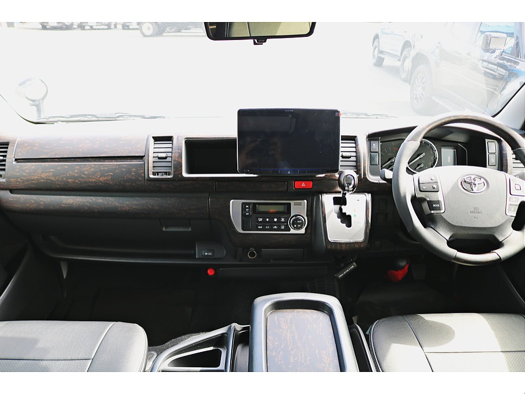 視点が高く、見通しが良い運転席。