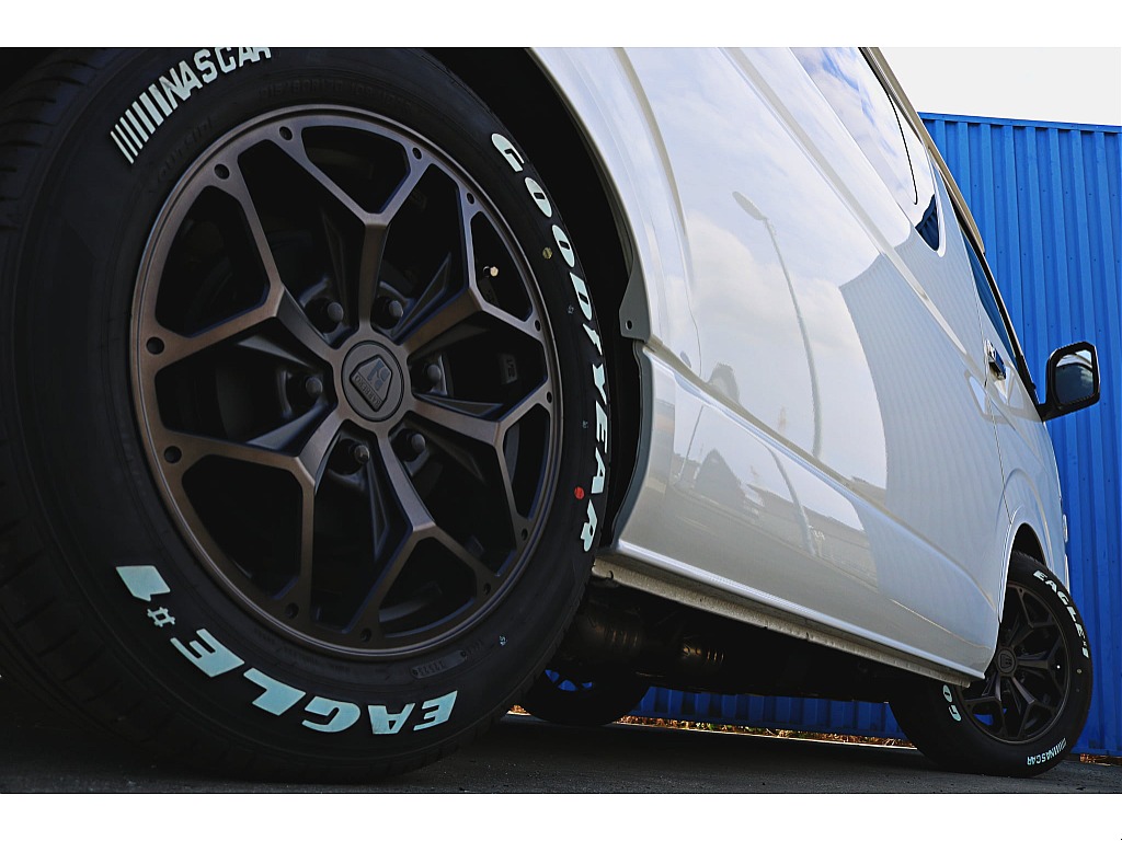 バルベロ　スタイリングヘックスホイール　１７インチ　×　グッドイヤー　ナスカータイヤ♪