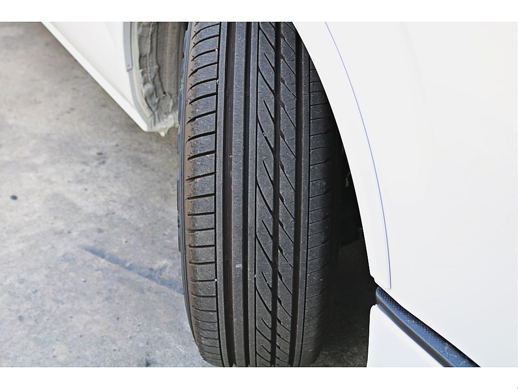 バルベロ　スタイリングヘックスホイール　１７インチ　×　グッドイヤー　ナスカータイヤ♪