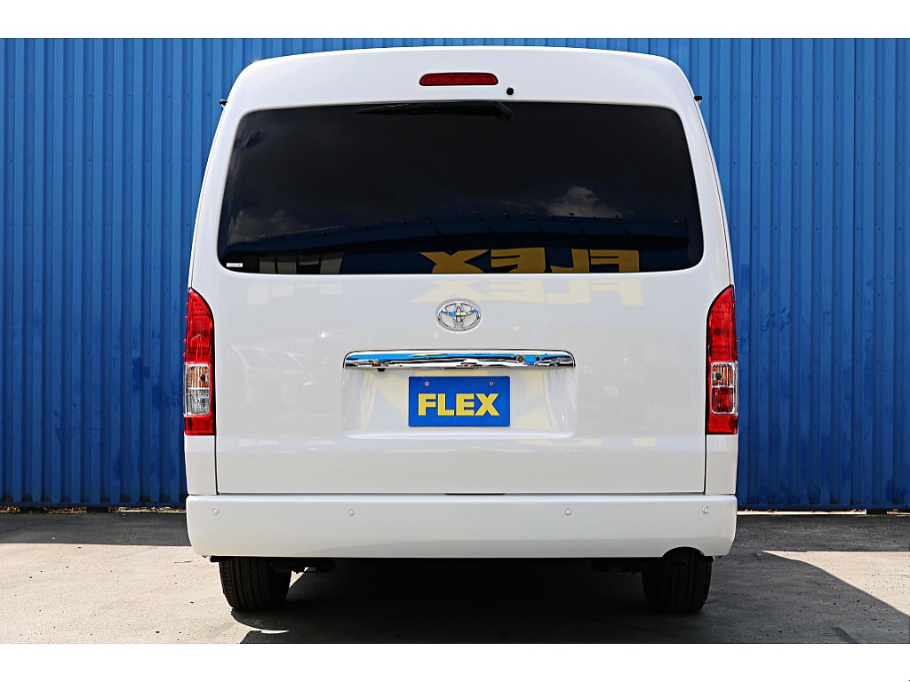 Ｒ5年式　ハイエースワゴン　10人乗りカスタム＆フローリング施工♪