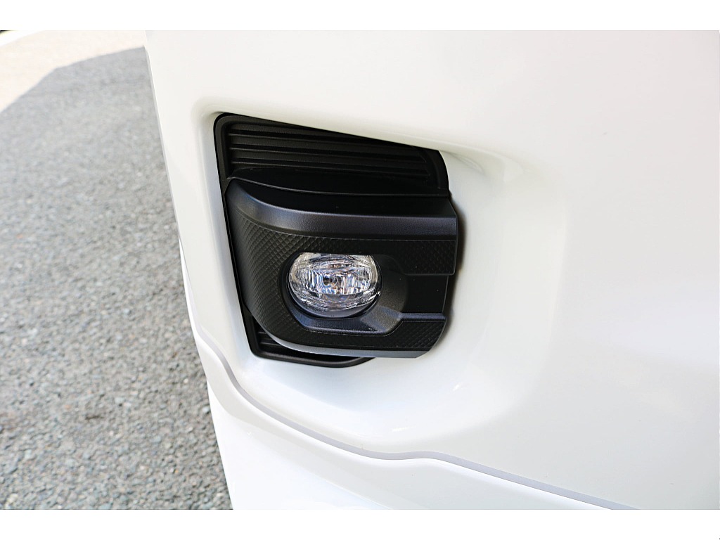 Ｒ5年式　ハイエースワゴン　10人乗りカスタム＆フローリング施工♪