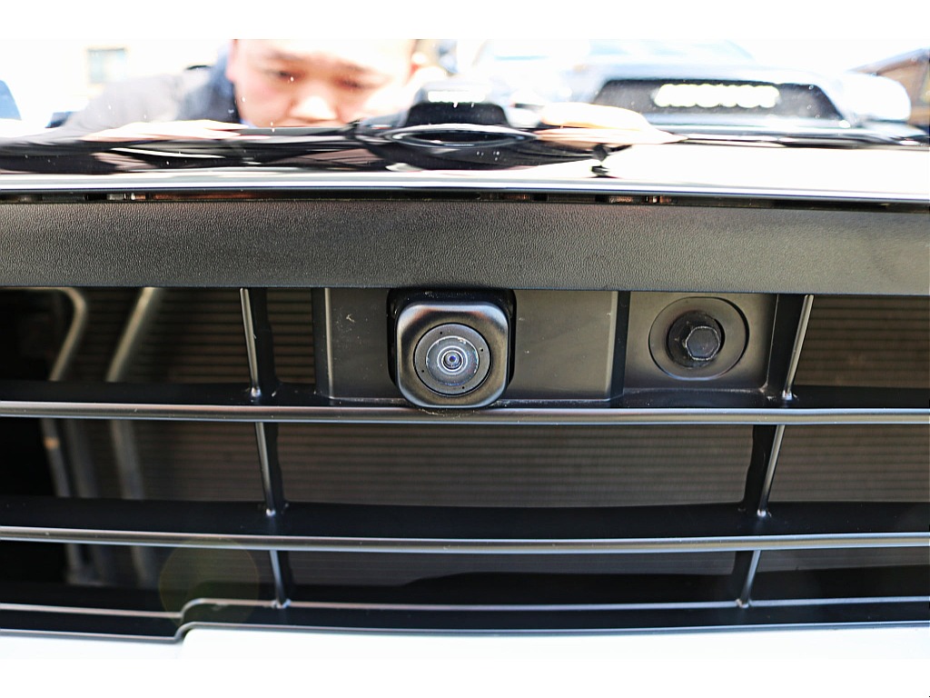 Ｒ5年式　ハイエースワゴン　10人乗りカスタム＆フローリング施工♪