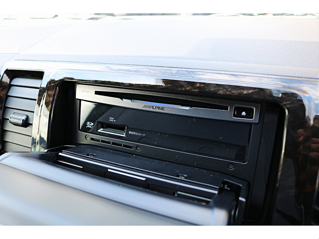 アルパインＢＩＧ－X１１インチナビ♪　パノラミックビューモニター投影　ビルトインＥＴＣ完備♪