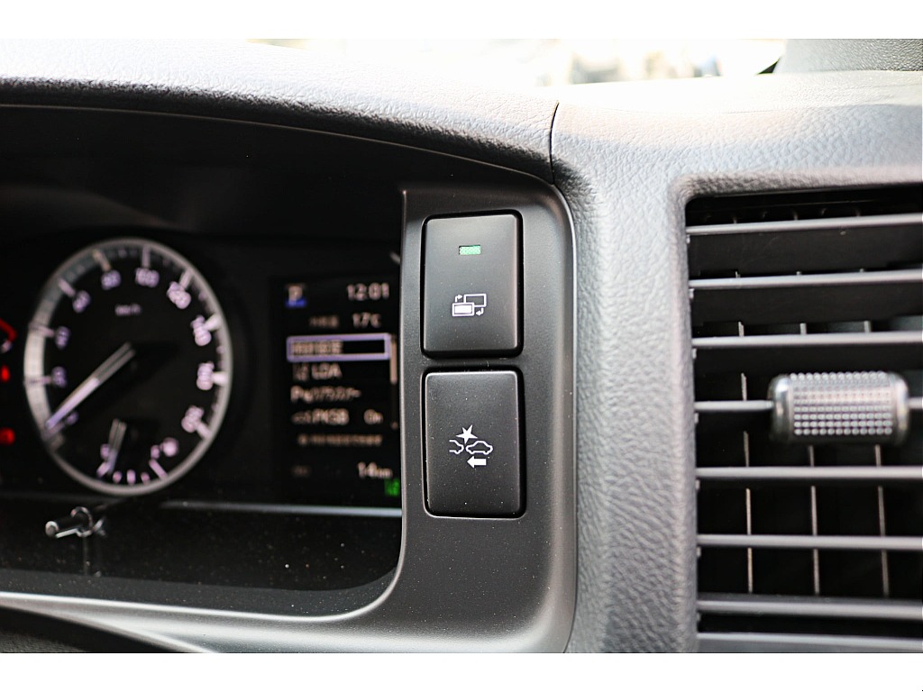 便利な装備や先進安全機能を搭載♪