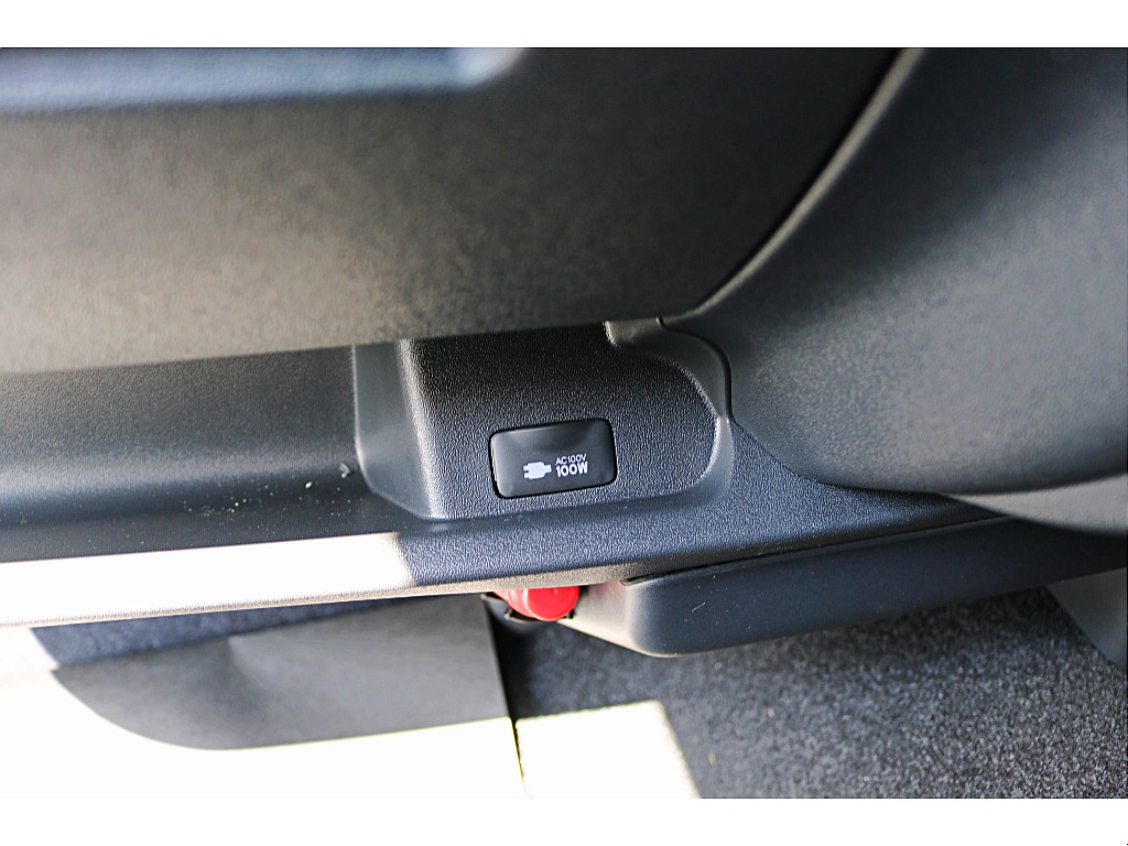 R8年式ハイエースバン　ダークプライムⅡガソリン2WD　FLEXオリジナルカスタム＆大画面ナビ♪