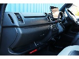 R4年式　ハイエースバン　ダークプライム2　車中泊カスタム＆大型ナビカスタム♪