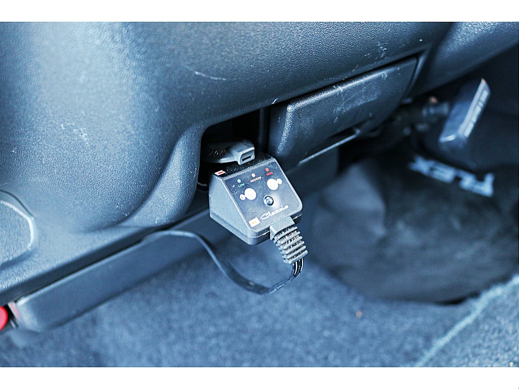 R4年式　ハイエースバン　ダークプライム2　車中泊カスタム＆大型ナビカスタム♪