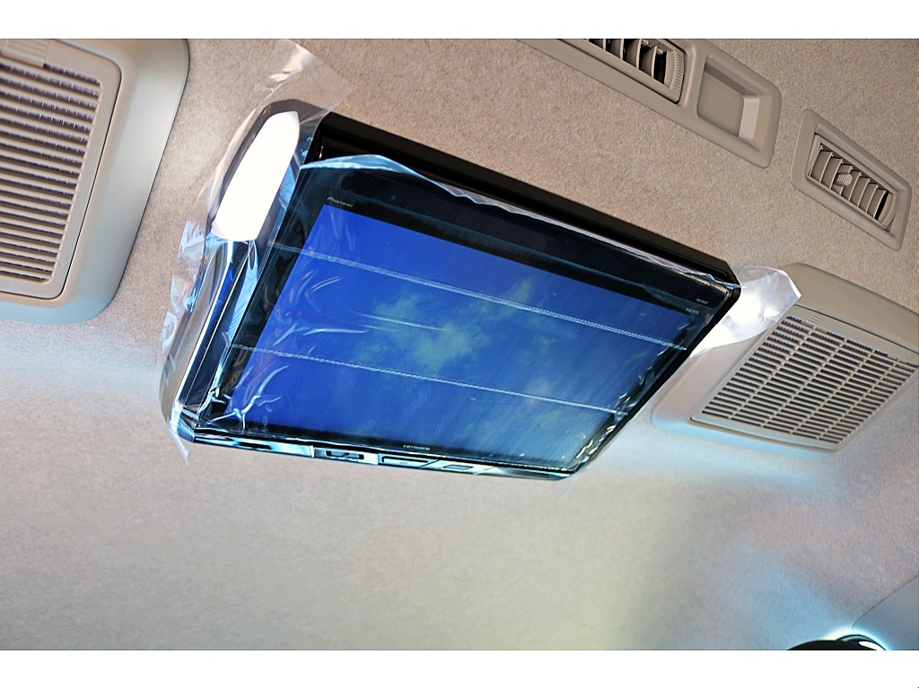 カロッツェリア製13インチフリップ♪大型モニターでドライブも楽しめちゃう♪