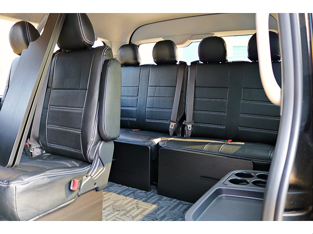 FLEXオリジナルスマートベットキット搭載♪ 4列目シートのオットマン♪