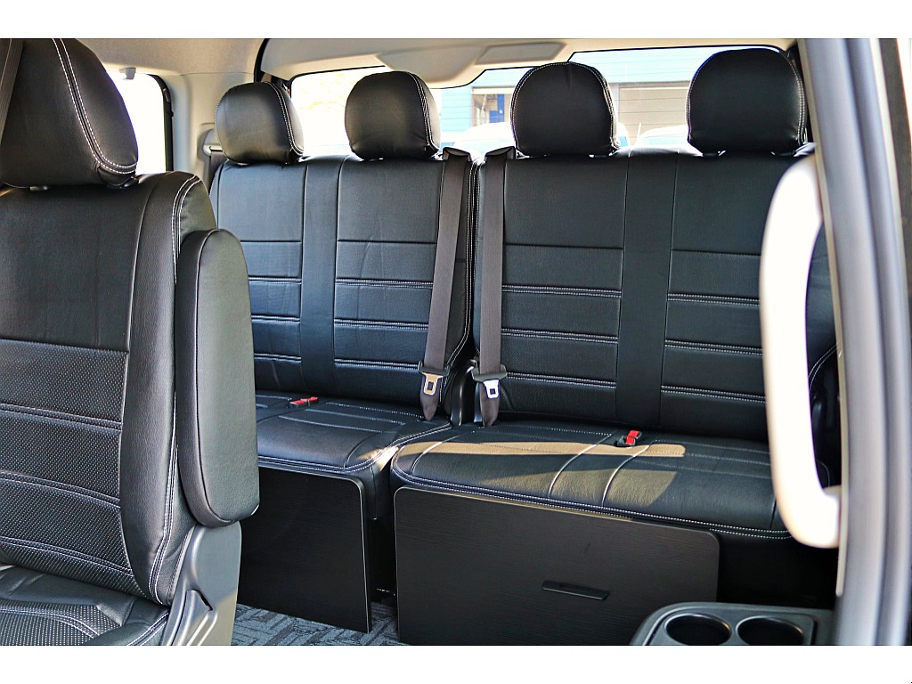 FLEXオリジナルスマートベットキット搭載♪ 4列目シートのオットマン♪