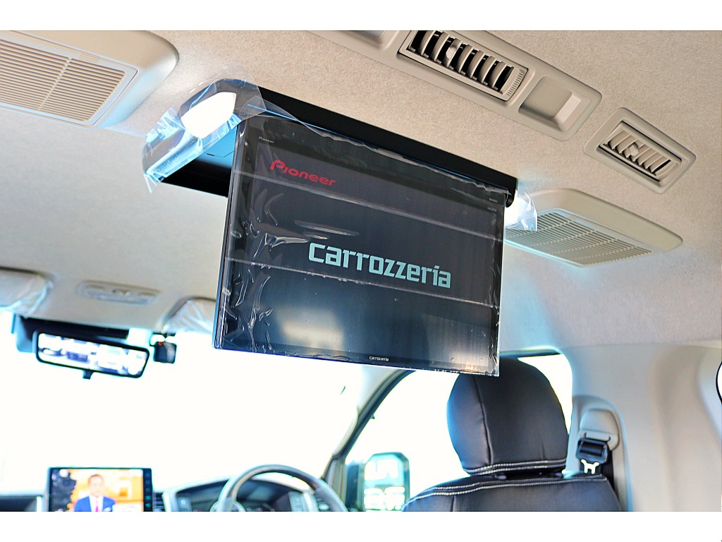 カロッツェリア製13インチフリップ♪大型モニターでドライブも楽しめちゃう♪